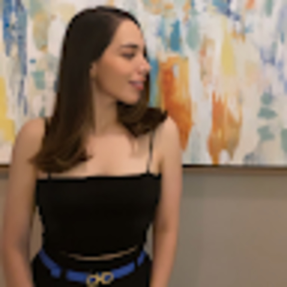 Meet your Posher, Claudia